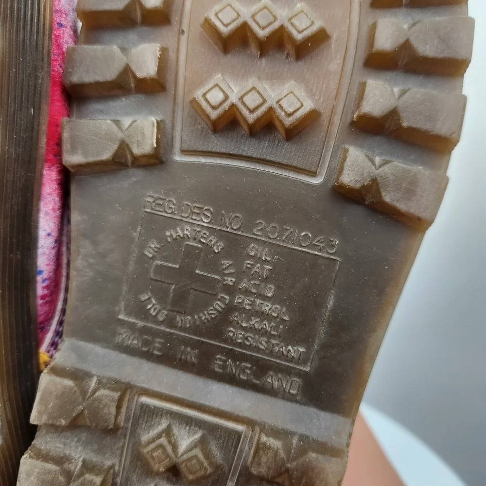 Dr. Martens Vintage Youth Girls Boots Size 2. - Picture 9 of 9